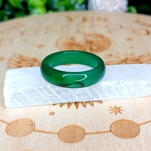 ● Green Carnelian Agate Crystal Ring ● Size 8 ● natural stone ● New